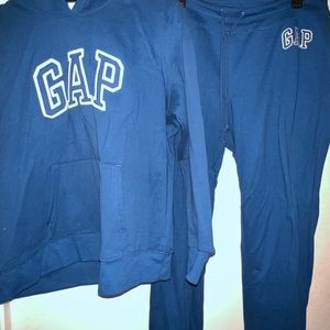 GAP sweatsuit